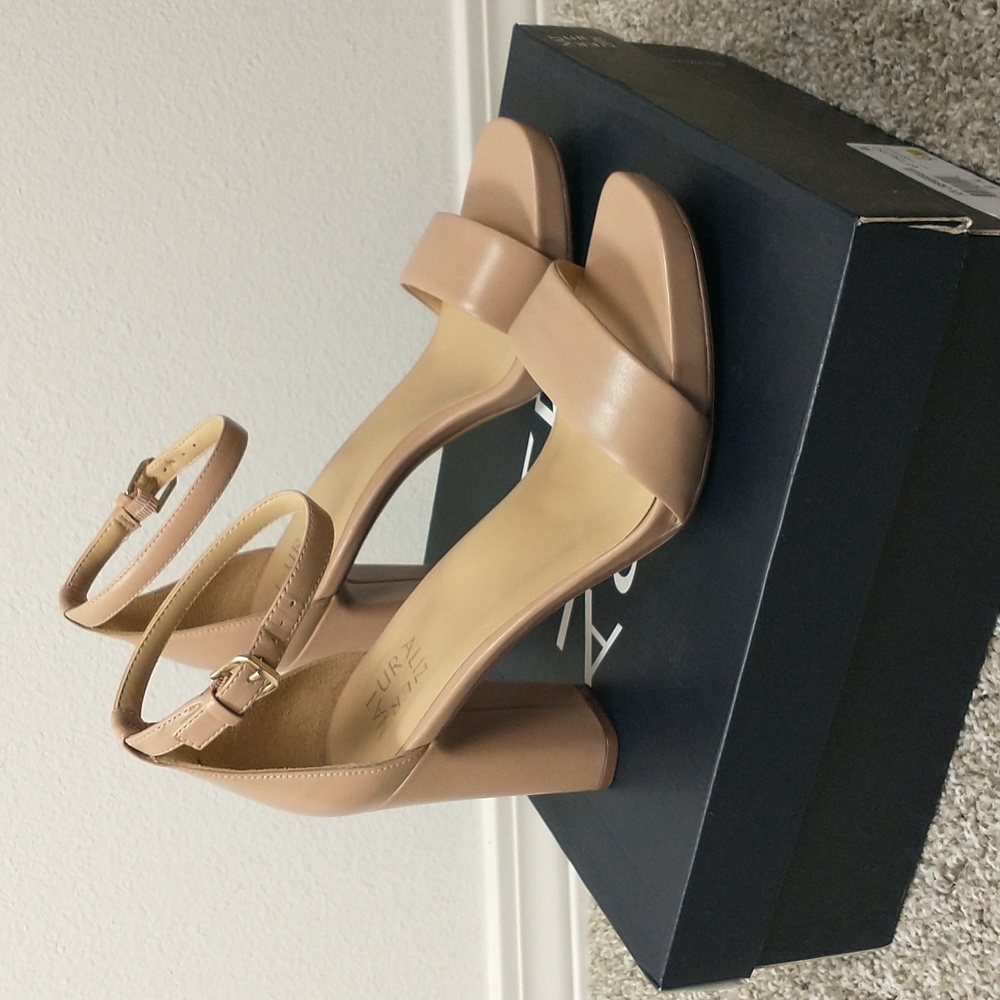 Naturalizer Womens Joy Square Toe Platform Pump Dress Sandals 9 Creme Brulee